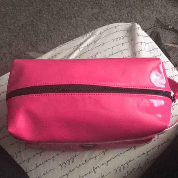 Toiletrie Bag - Picture 5 of 6